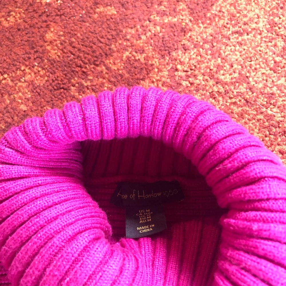 House of Harlow 1960 Fuchsia Cropped Turtleneck Sweater